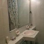 Royal בית הארחה