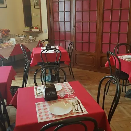 Pensión Royal Génova