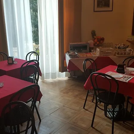 Royal Pensión Génova