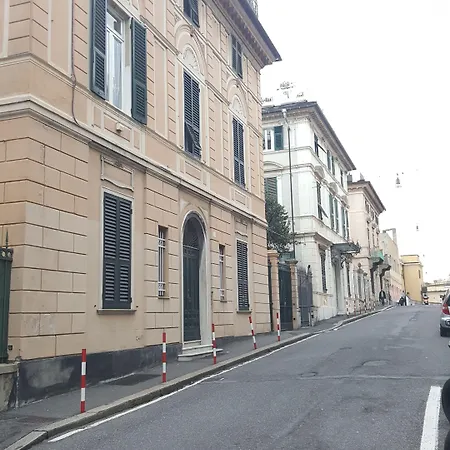 Royal ゲストハウス ジェノヴァ