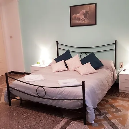 Royal ゲストハウス ジェノヴァ